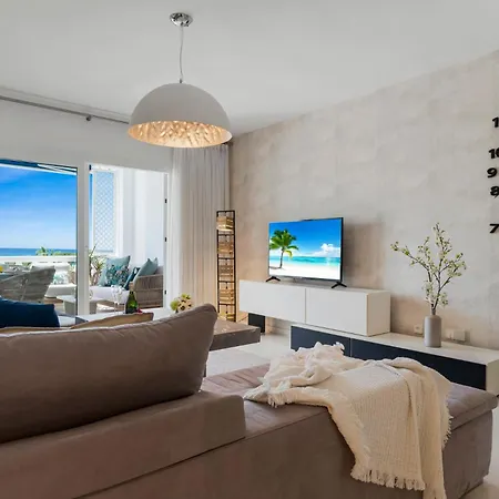 Moderno Y Luminoso En Gaviotas- Puerto Banus Marbella